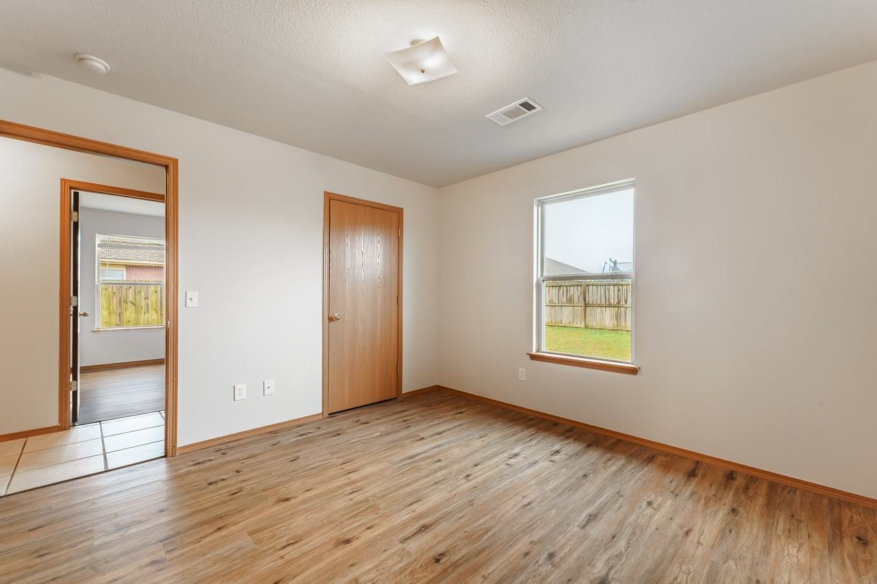 417 E Southern Trace Dr - Photo 4 of 26