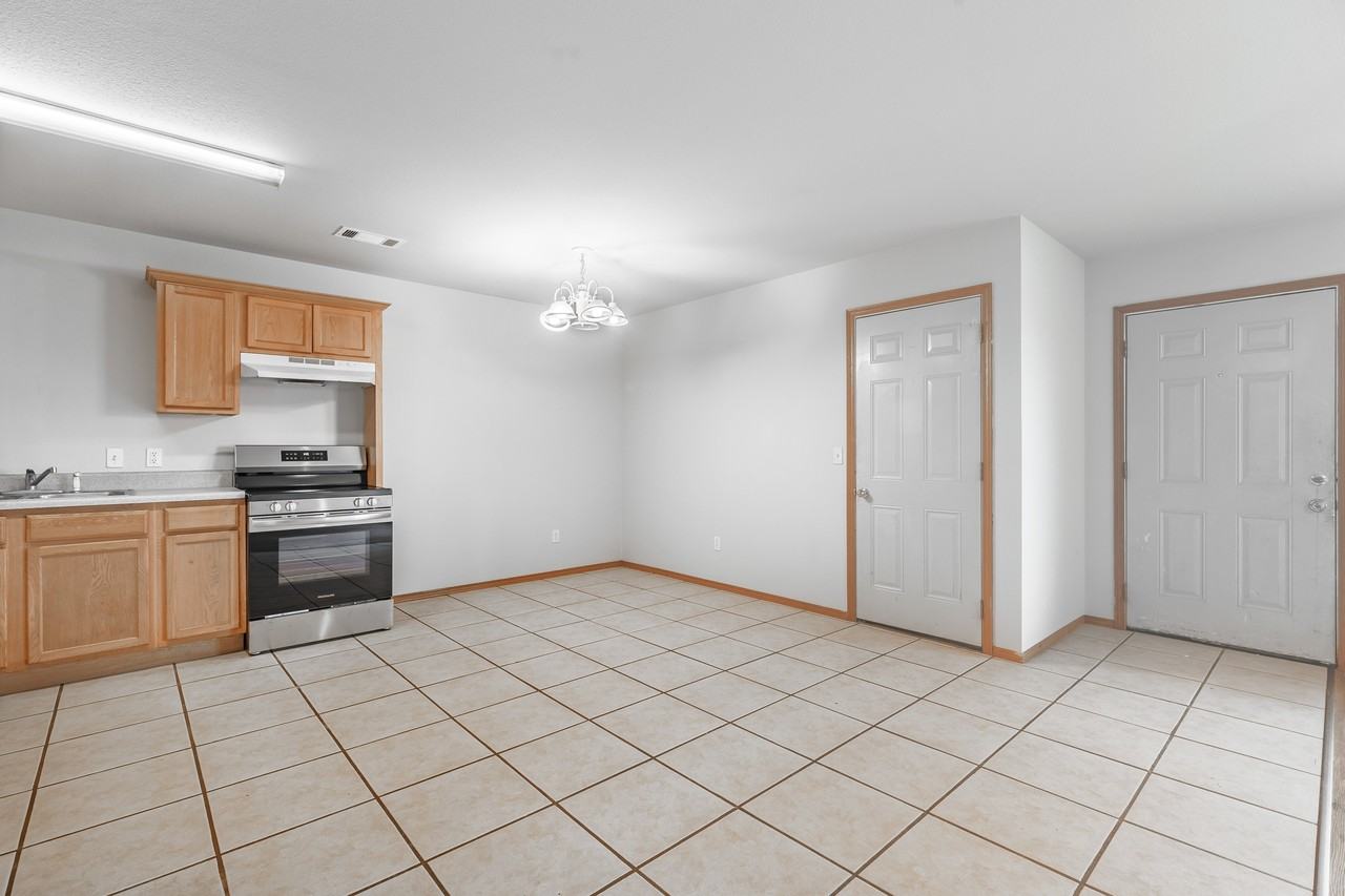 417 E Southern Trace Dr - Photo 3 of 26