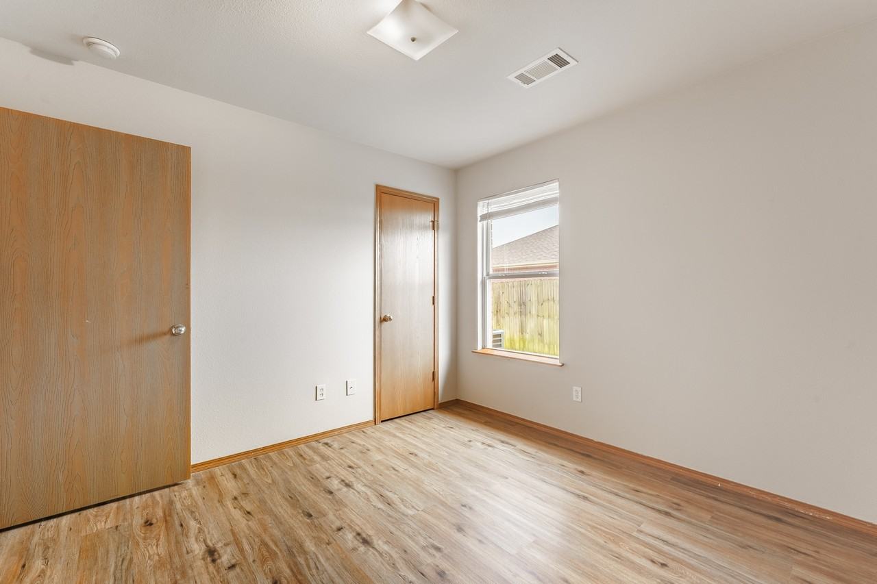 417 E Southern Trace Dr - Photo 3 of 26