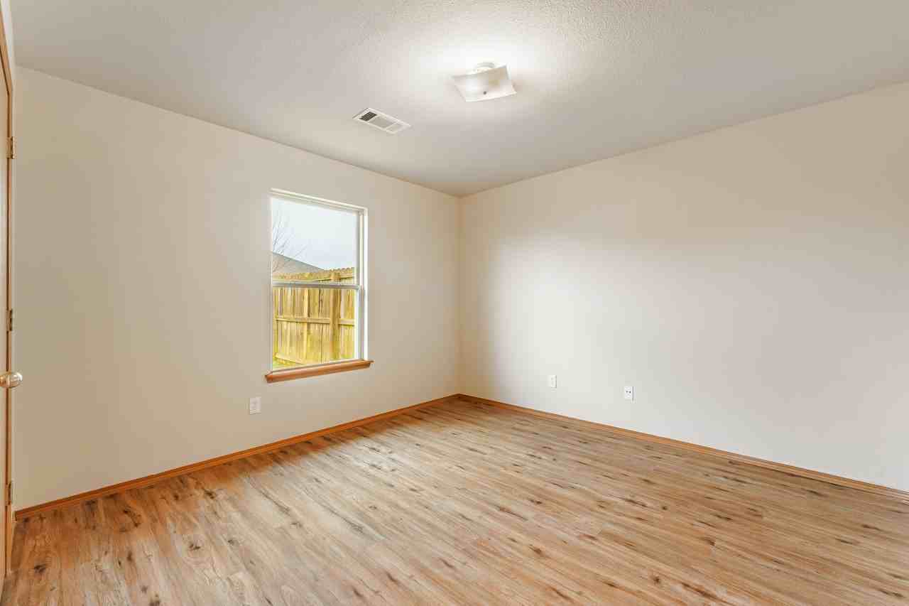 417 E Southern Trace Dr - Photo 2 of 26
