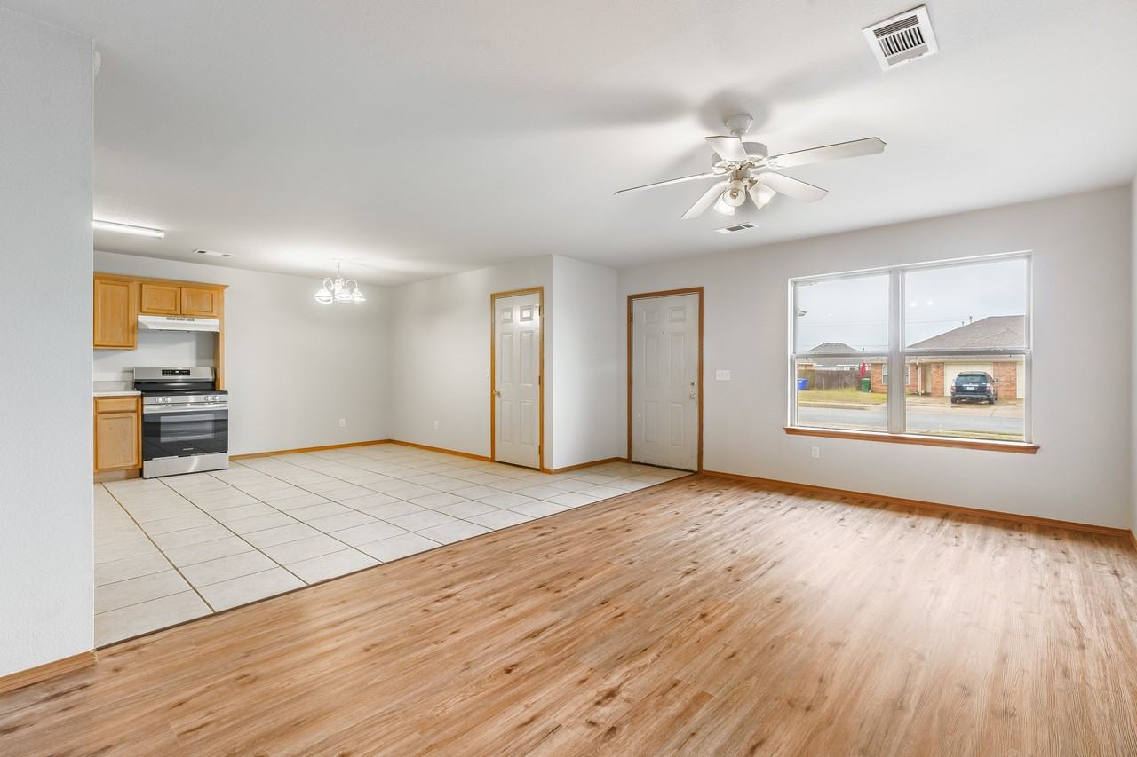 417 E Southern Trace Dr - Photo 3 of 26