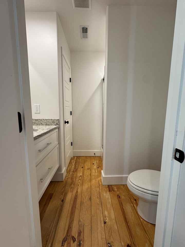 713 Chestnut St #1 - Photo 3 of 13