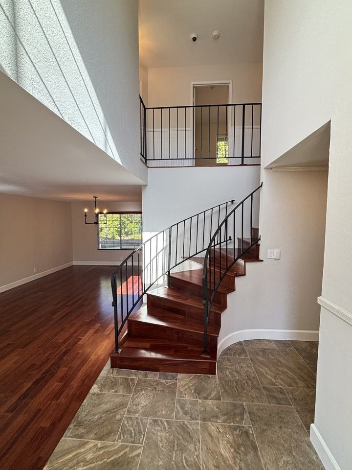 1242 Morning Glory Dr - Photo 2 of 26