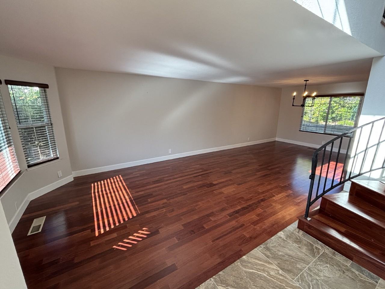 1242 Morning Glory Dr - Photo 3 of 26