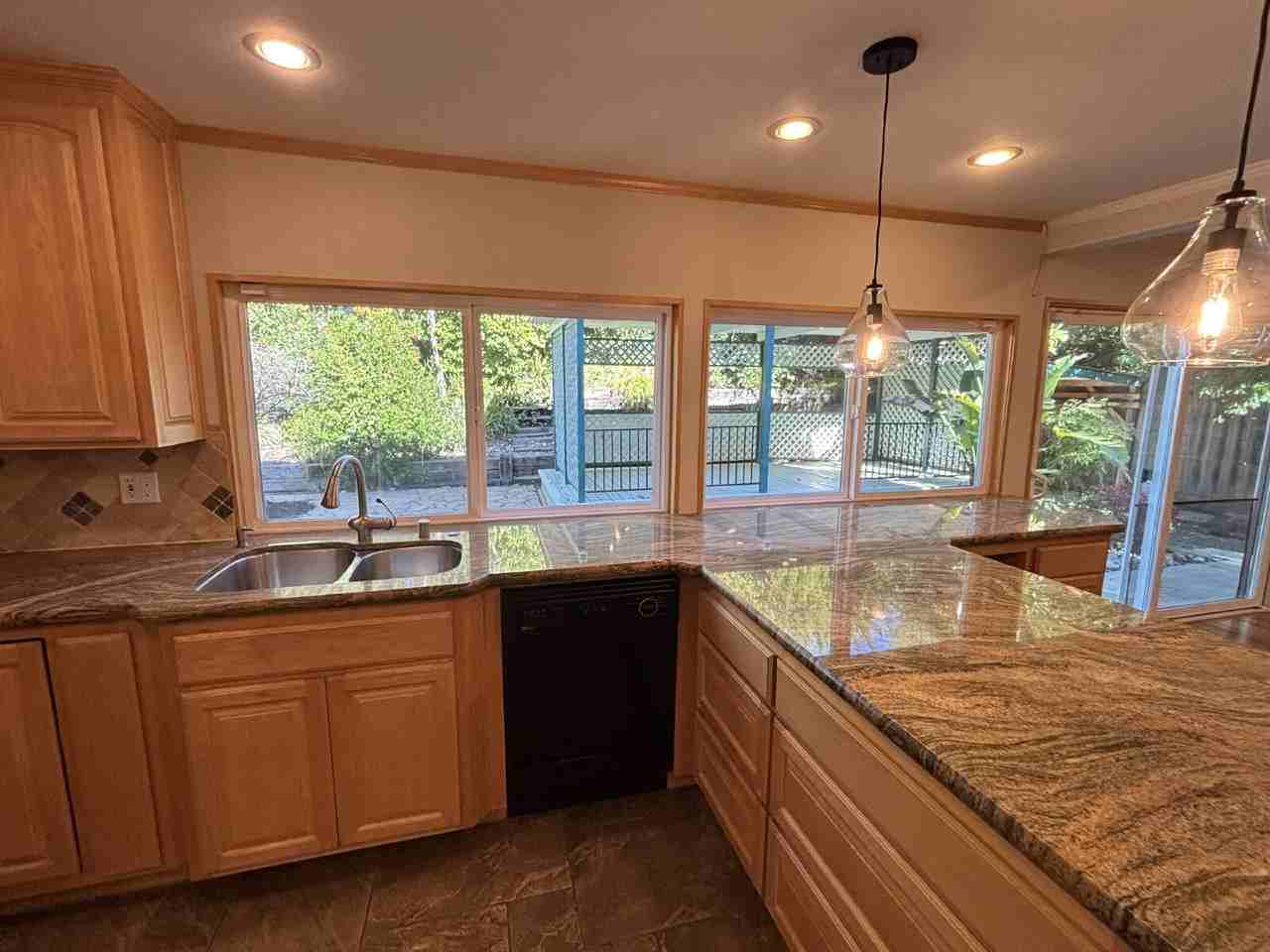 1242 Morning Glory Dr - Photo 7 of 26