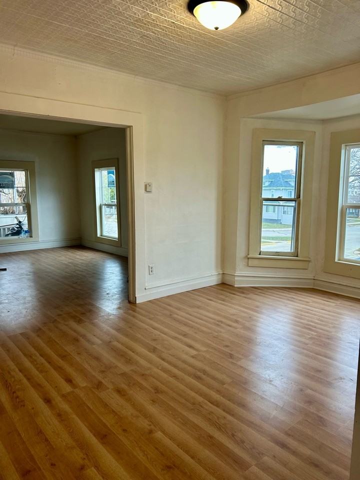 227 S Marr St - Photo 4 of 8