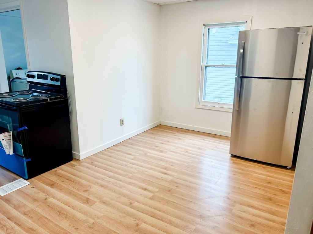 227 S Marr St - Photo 7 of 8