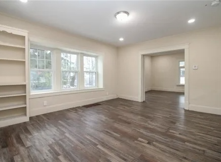 29 Rebecca Ave - Photo 3 of 13