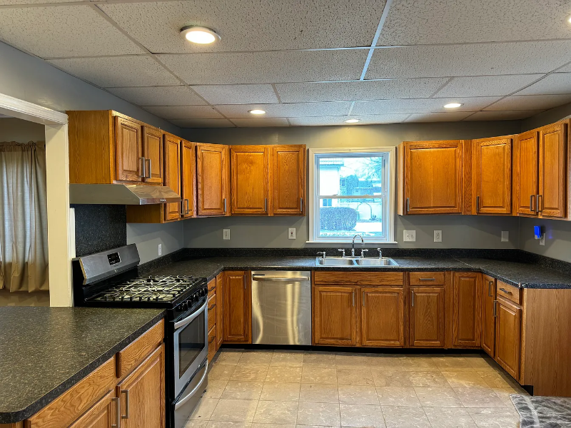 136 Sharpe St - Photo 3 of 21