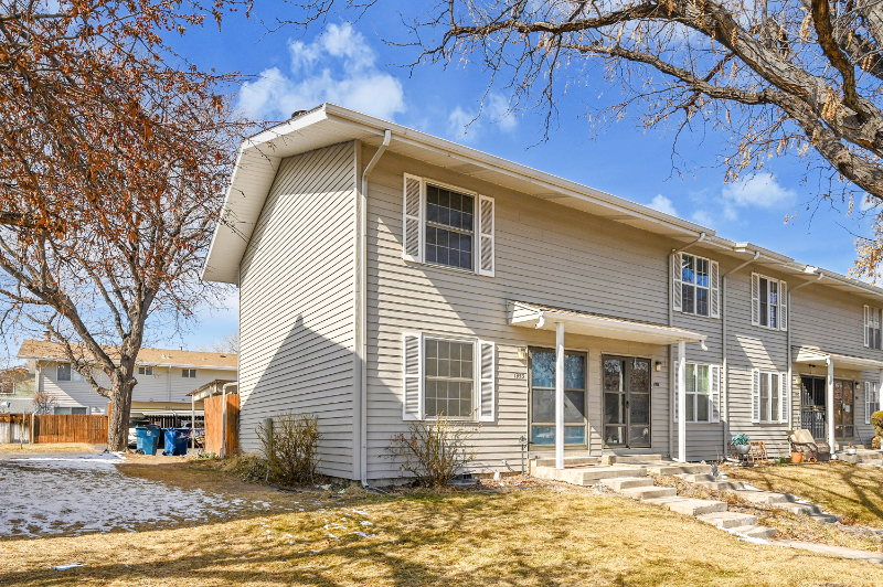 1953 S Oswego Way - Photo 2 of 18