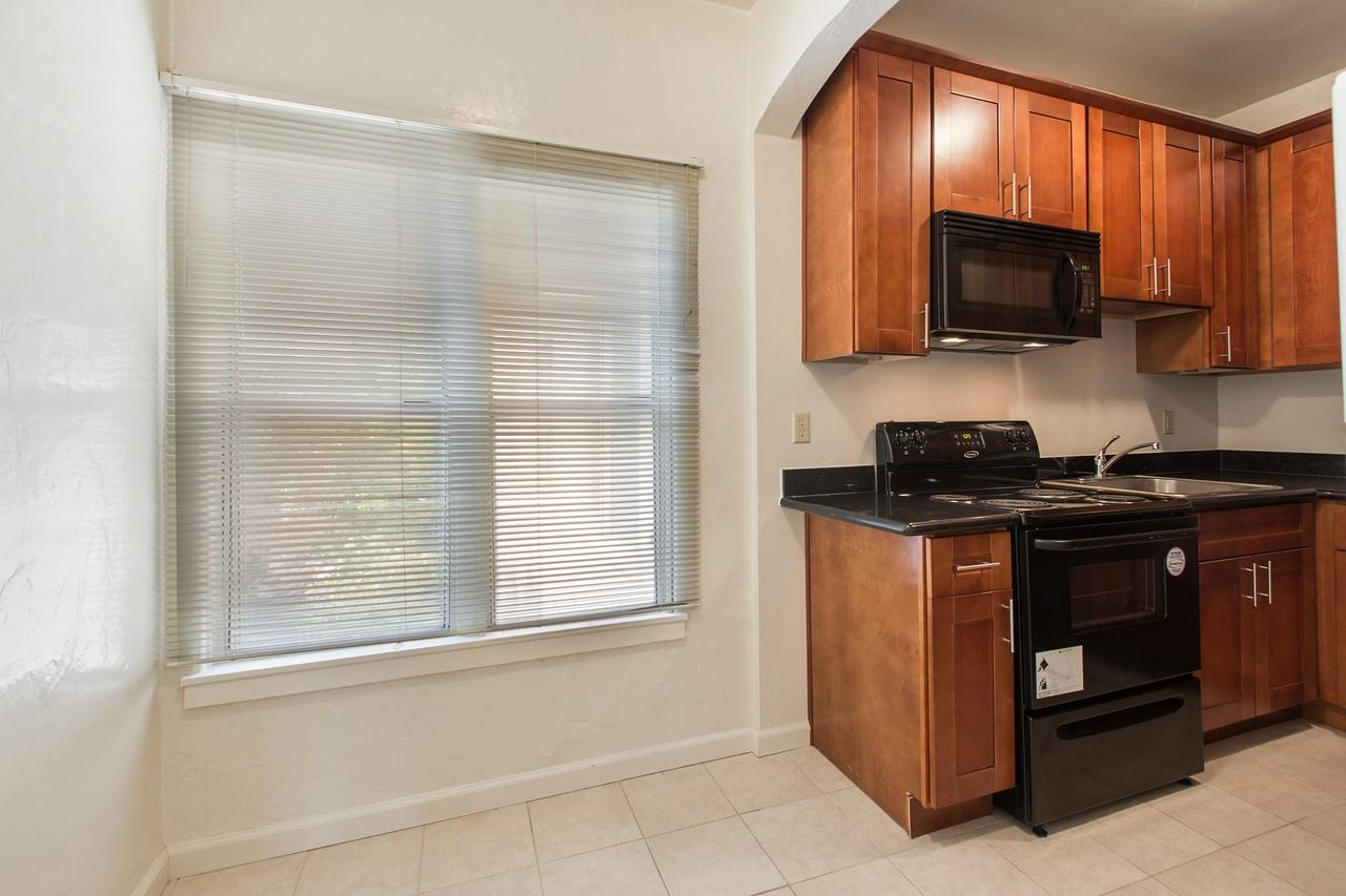 1942 Channing Way - Photo 6 of 12