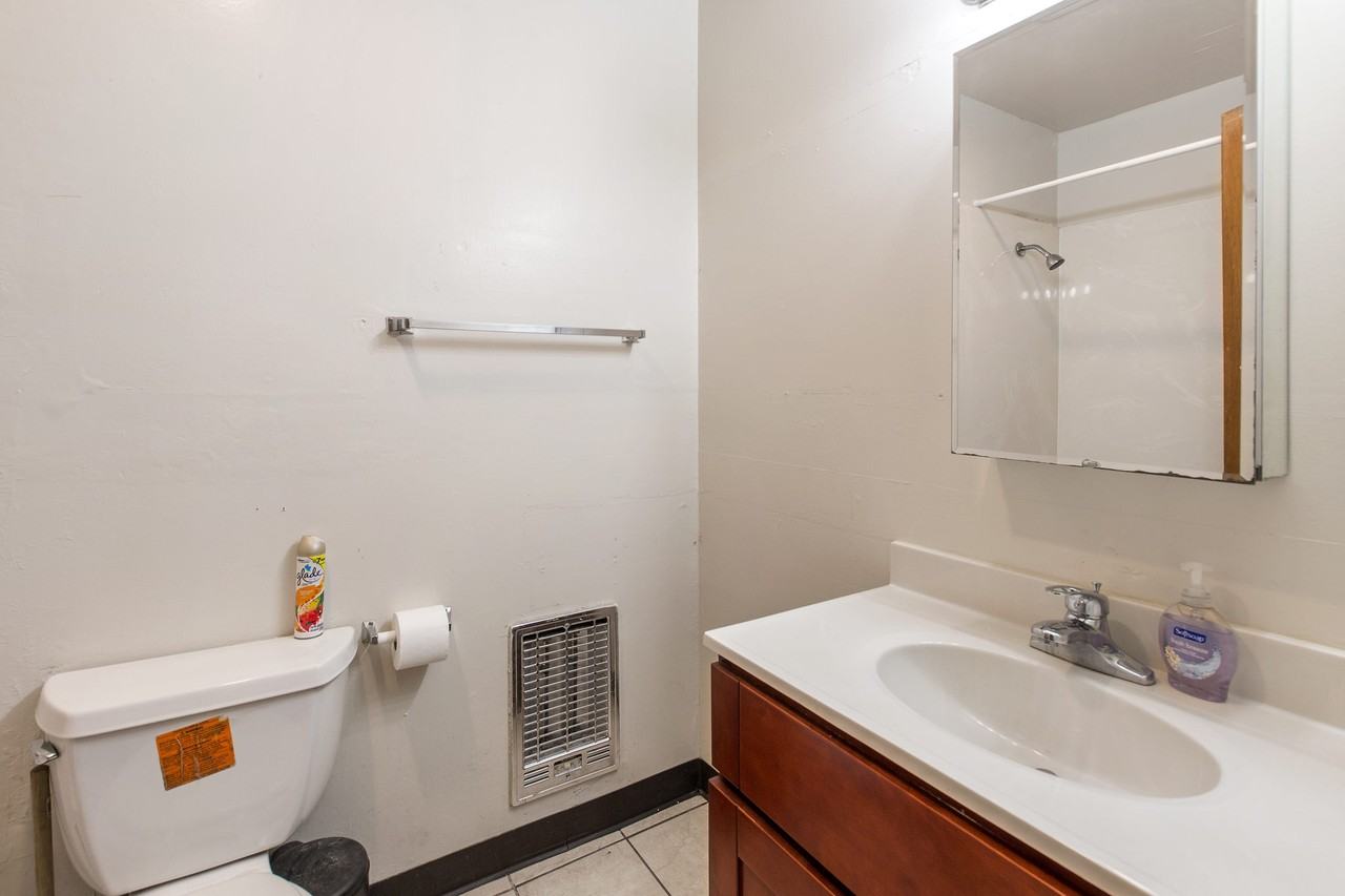 2606 Benvenue Avenue - Photo 2 of 33