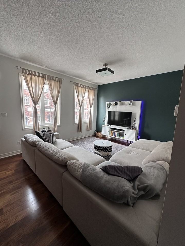 5 Philpott Gdns - Photo 3 of 17