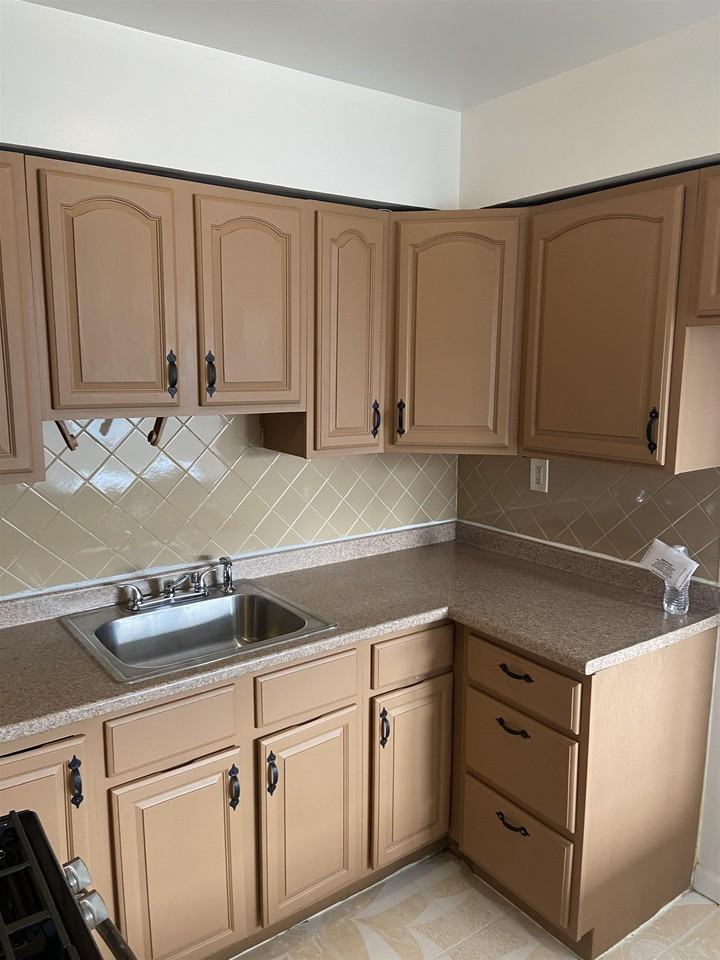 121 Garfield Ave #2 - Photo 4 of 10