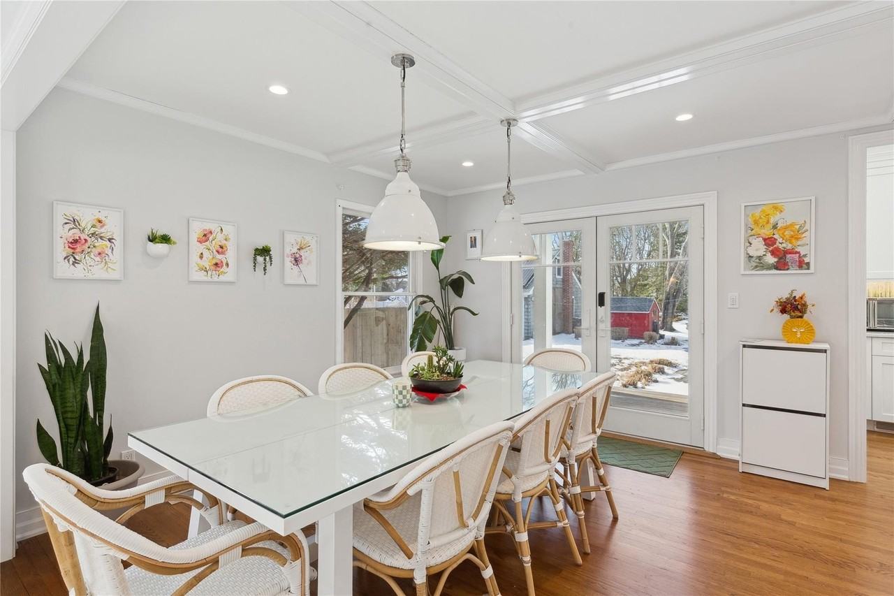 59 N Bay Ave - Photo 7 of 36