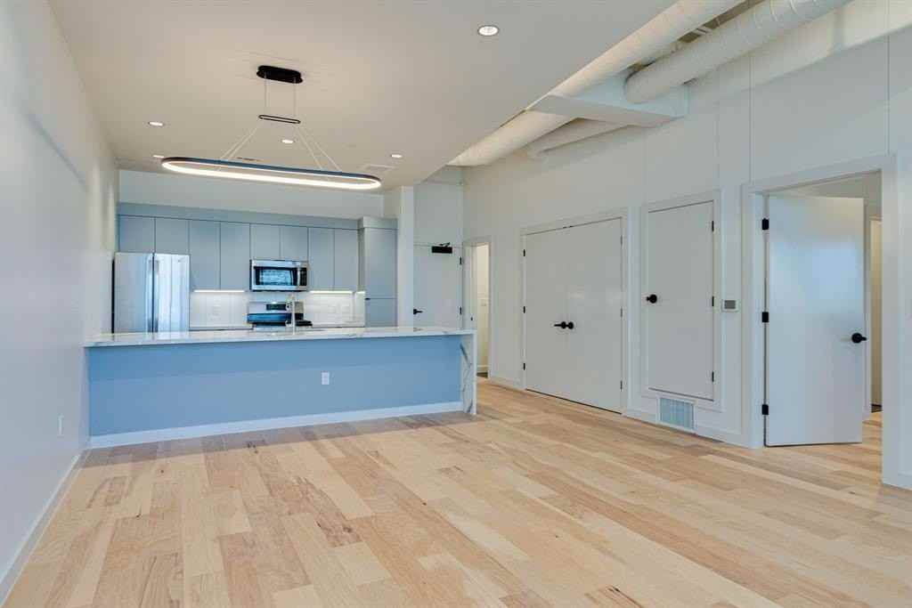 1023 Lipscomb St #302 - Photo 2 of 28