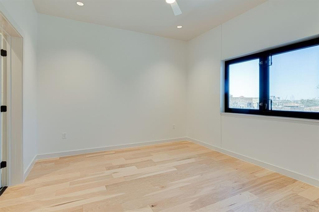 1023 Lipscomb St #302 - Photo 6 of 28