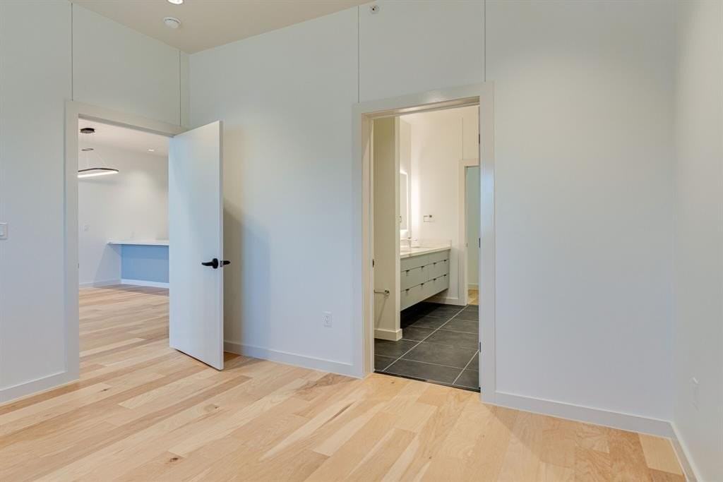 1023 Lipscomb St #302 - Photo 7 of 28