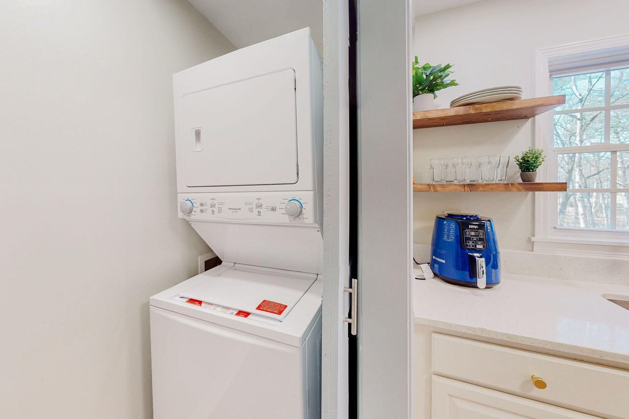 Regency Way Se - Photo 3 of 21