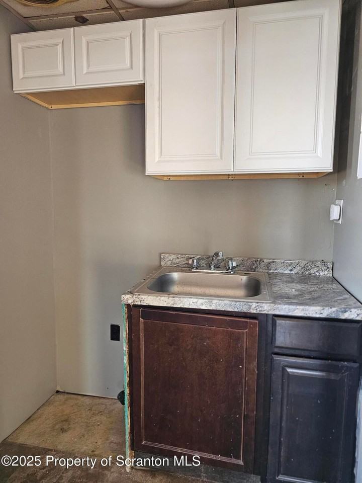 129 River St - Photo 3 of 5