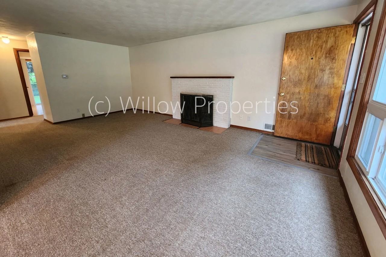 475 Alameda Ave - Photo 2 of 10