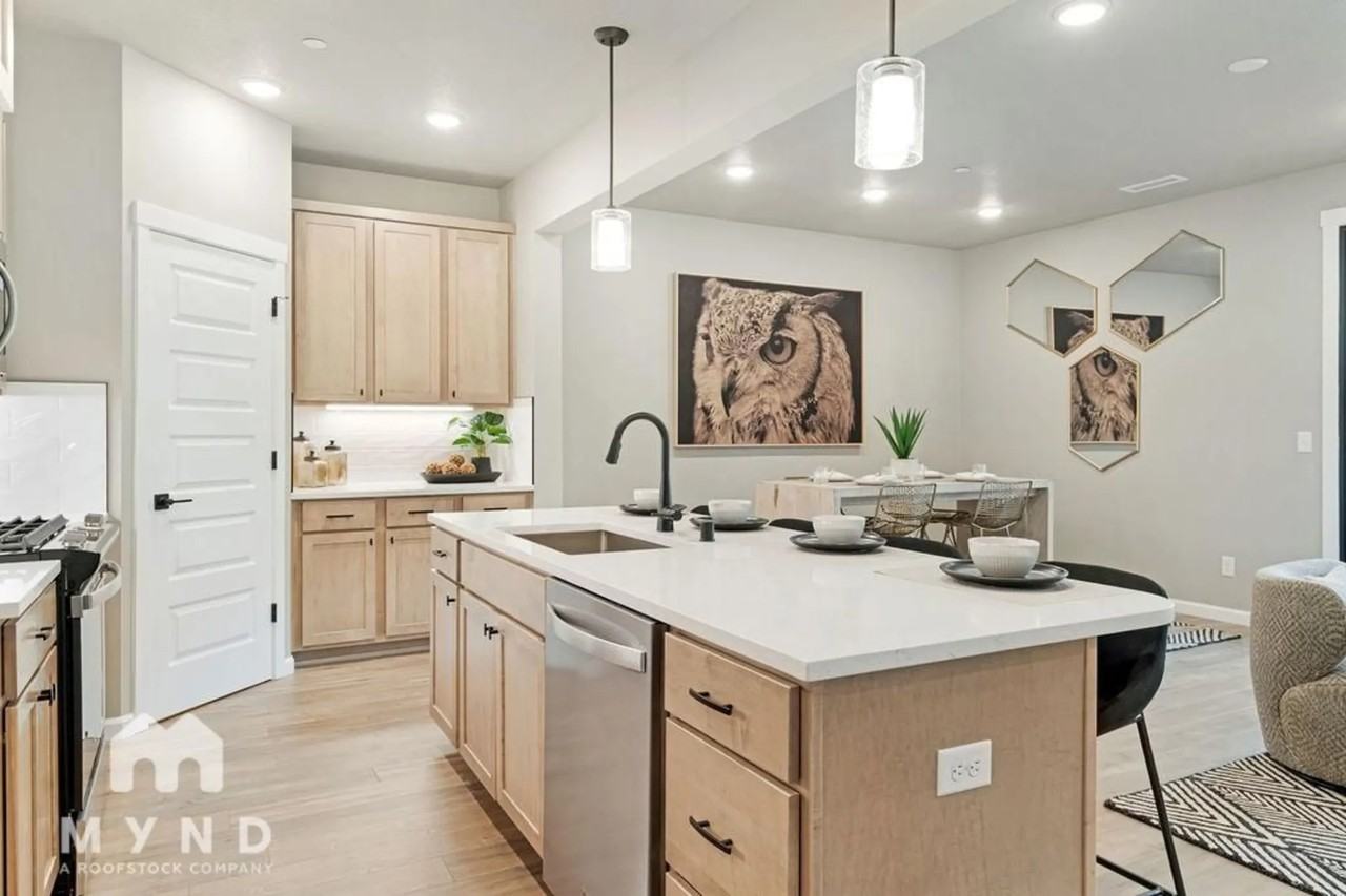 6817 Ne 132nd Way - Photo 3 of 43