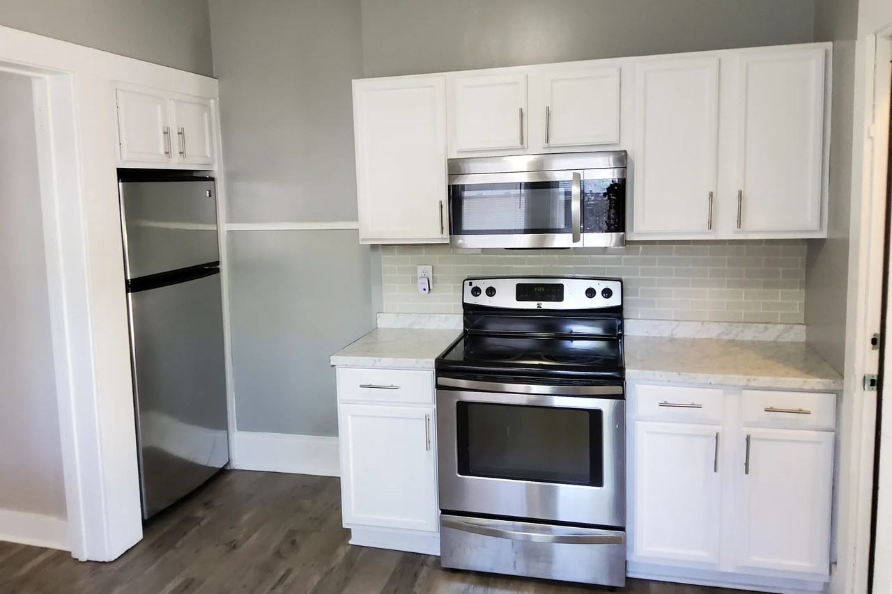 1191 S Plymouth Ave - Photo 3 of 13