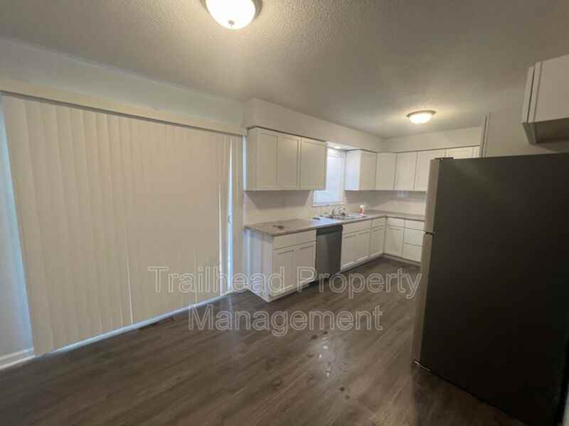 2216 Wilson Ave - Photo 7 of 20