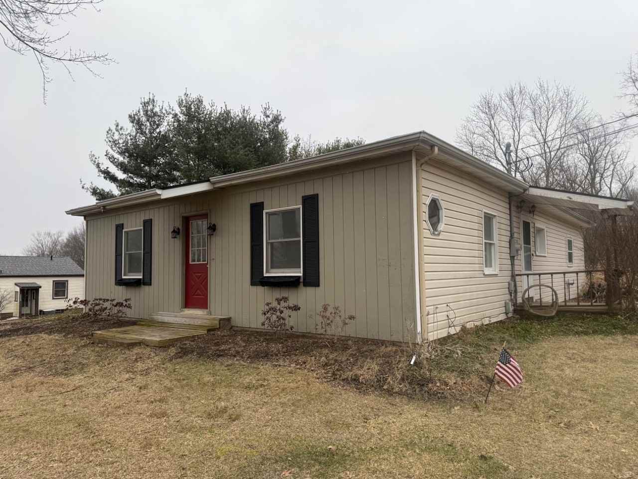 12085 South Avenue - Photo 2 of 10