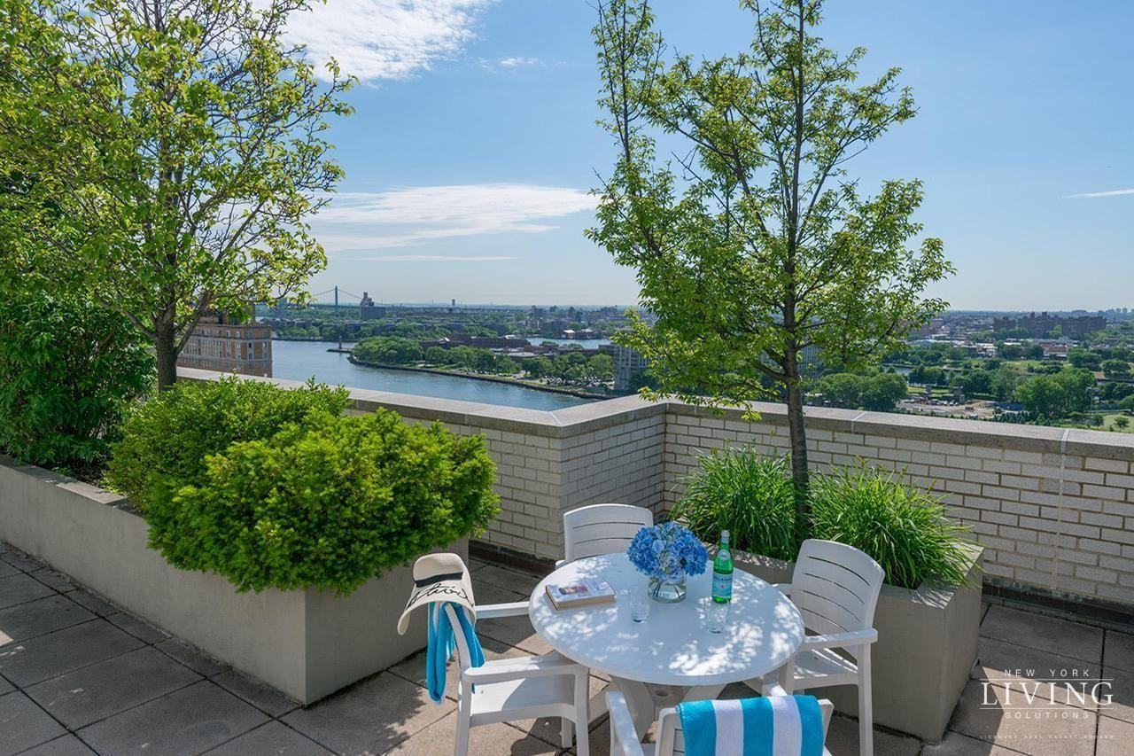 E 77th St #1918 - Photo 3 of 5