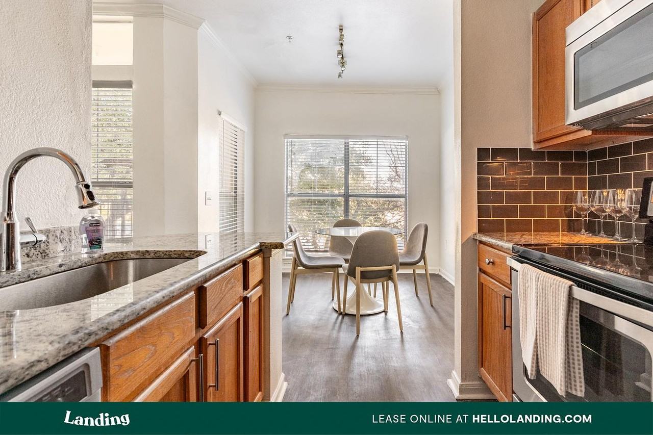 1000 Henderson St, - Photo 6 of 50