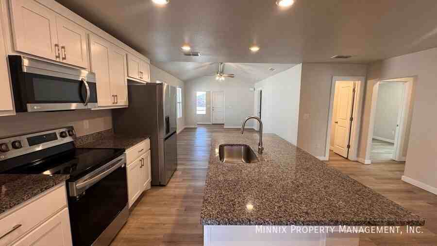 7704 Elm Ave - Photo 4 of 22