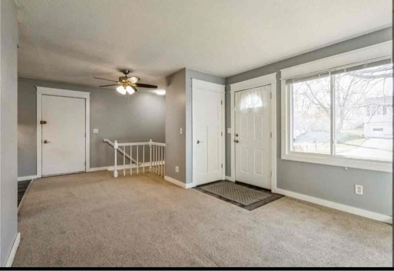 1215 Parkview Dr - Photo 3 of 16