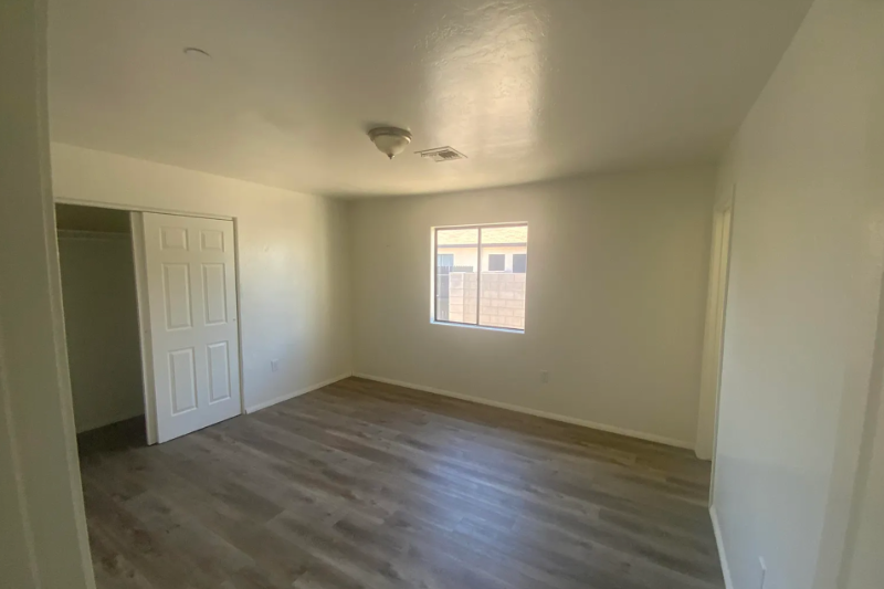 1460 W Saint Marys Rd - Photo 7 of 18