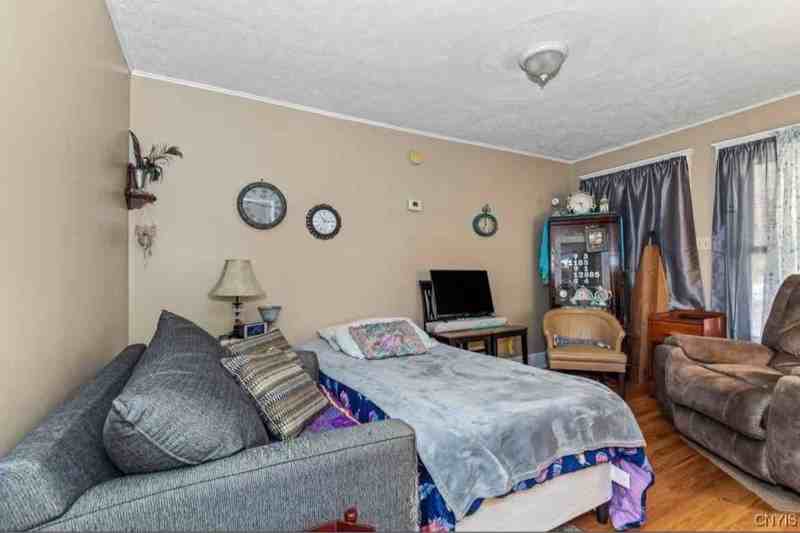 22 Spring St #A - Photo 2 of 10