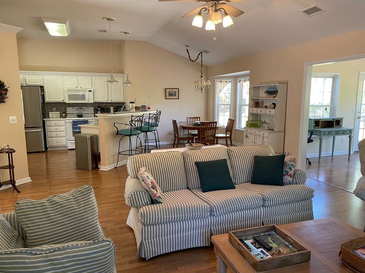872 Sandpiper Bay Dr Sw - Photo 2 of 34