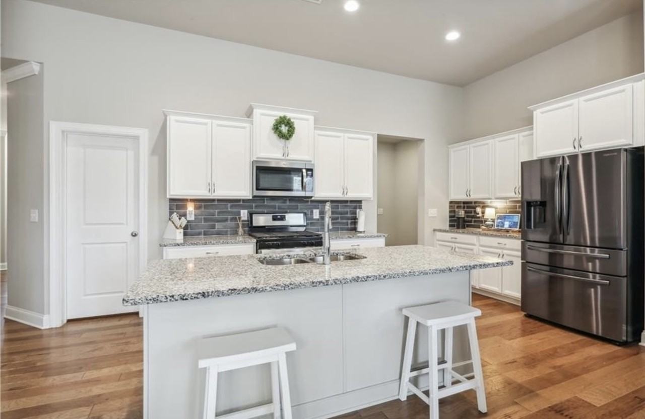 221 Lakeside Pl #221 - Photo 3 of 17