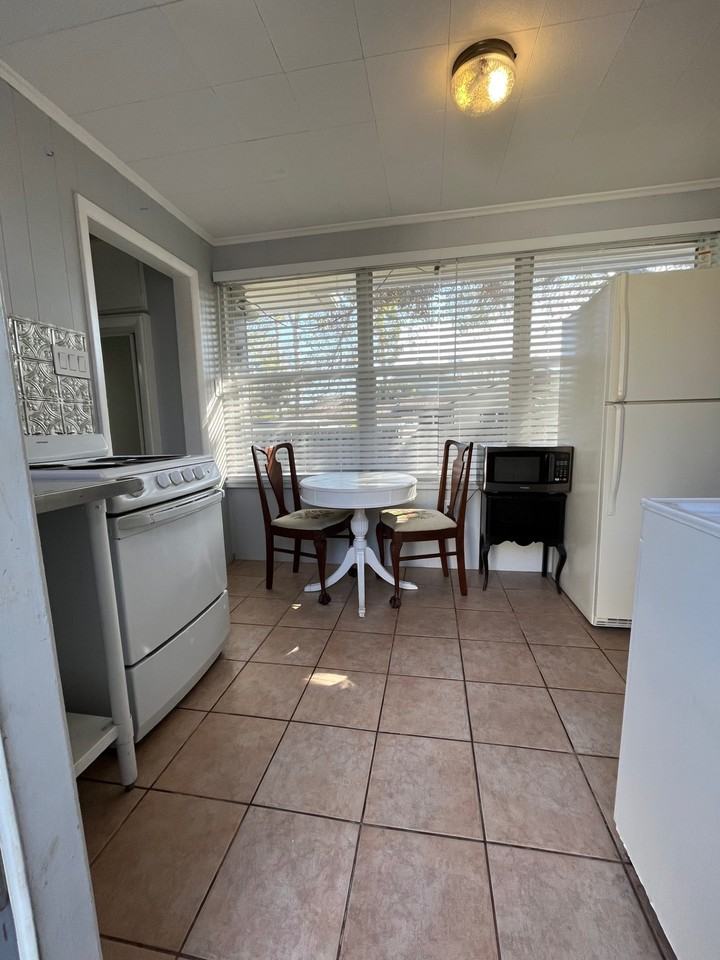 621 35th Ave N #NA - Photo 2 of 11