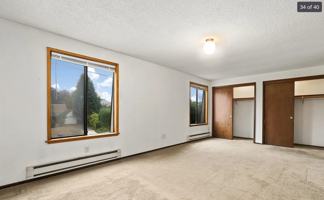 featured image of 910 N Stevens St