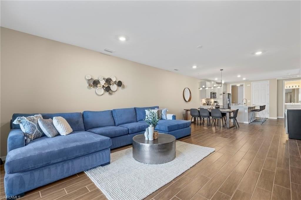 14644 Edgewater Circle - Photo 3 of 32