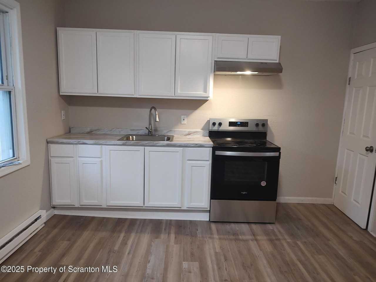 1014 Snyder Ave - Photo 2 of 16