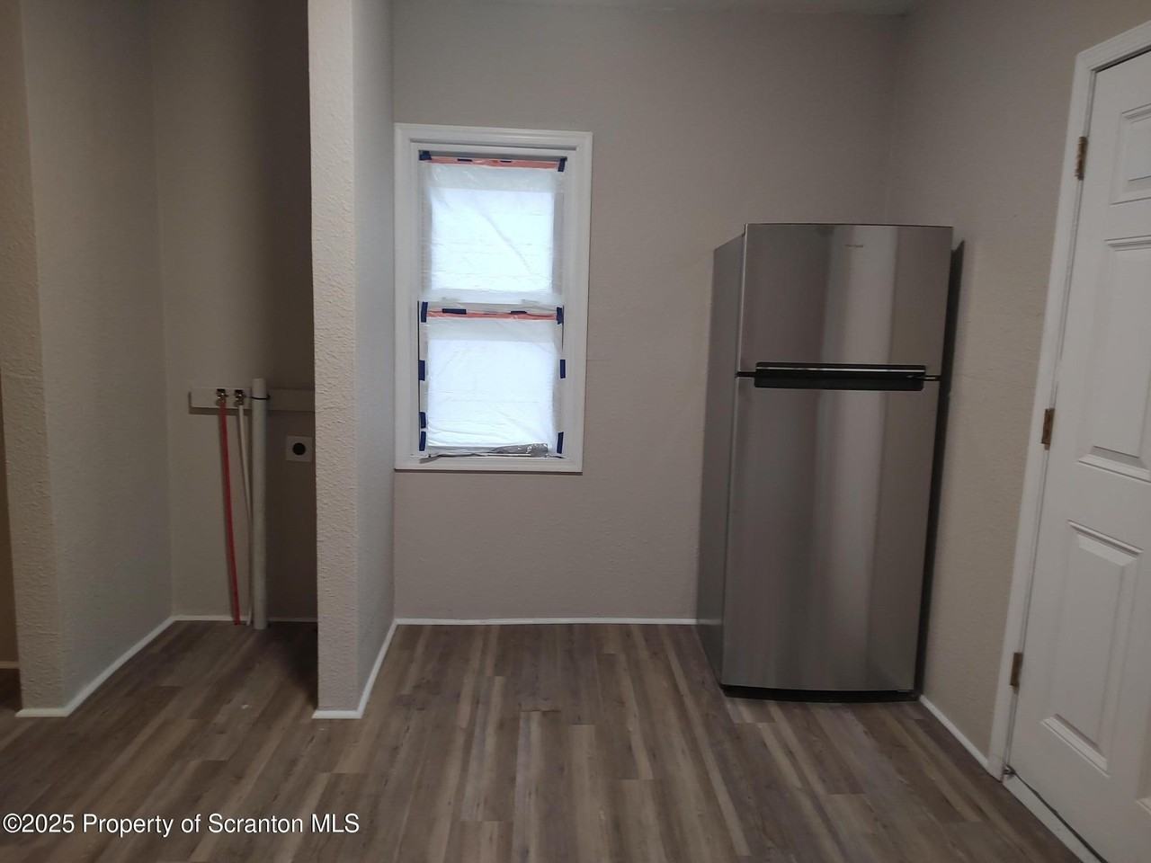 1014 Snyder Ave - Photo 3 of 16