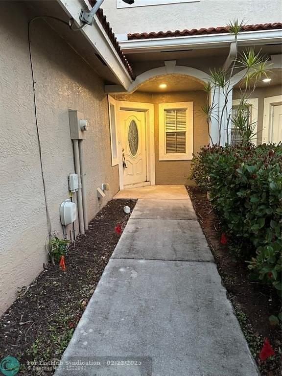 12744 Westhampton Circle - Photo 4 of 39