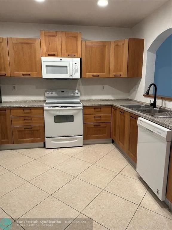 12744 Westhampton Circle - Photo 7 of 39