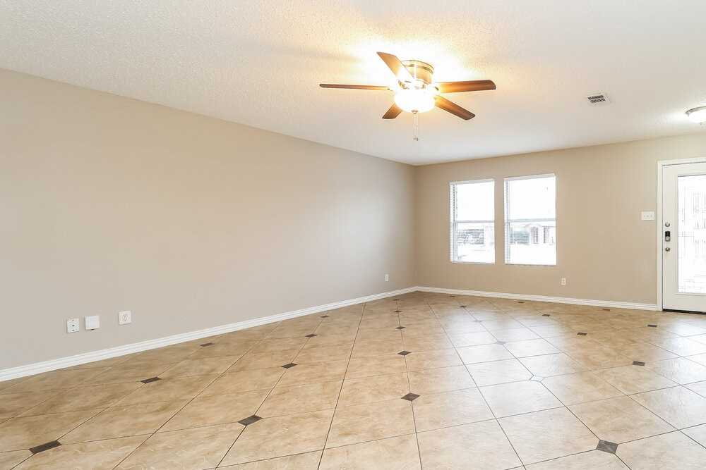 5224 Bedfordshire Dr - Photo 3 of 16