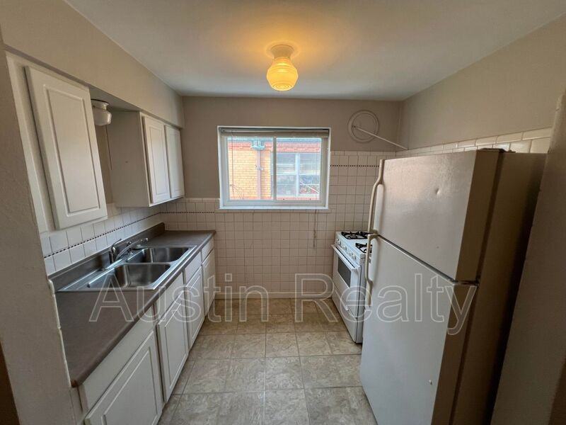 5309 Jamieson Ave #A - Photo 2 of 7