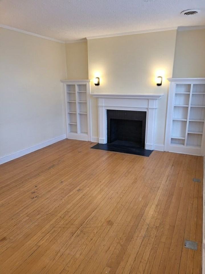 Steward - Photo 7 of 15