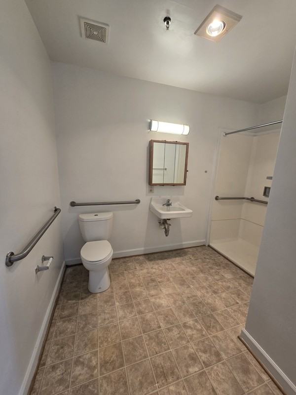 1411 Bainbridge St #202 - Photo 5 of 7