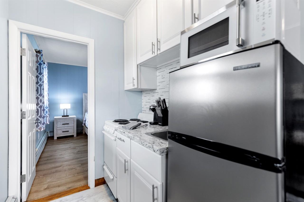 44 East Grand Avenue - Photo 6 of 17