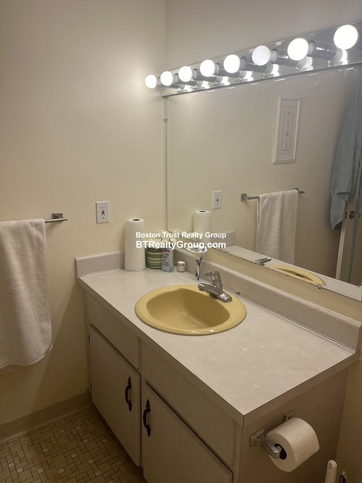 65 Frances Dr - Photo 2 of 13